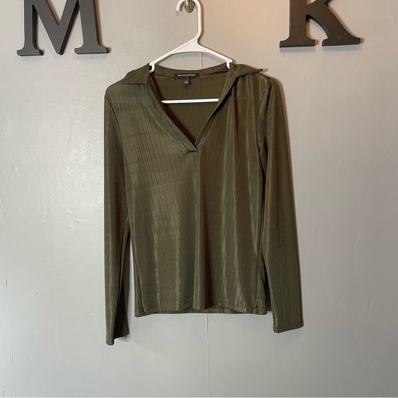 Banana Republic Collared Vneck Olive Green Long Sleeve Women's Top small - Picture 1 of 8